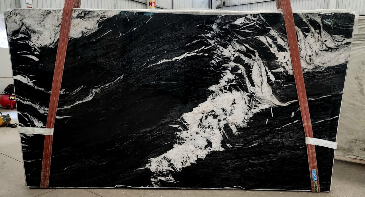 Andes Black — full slab