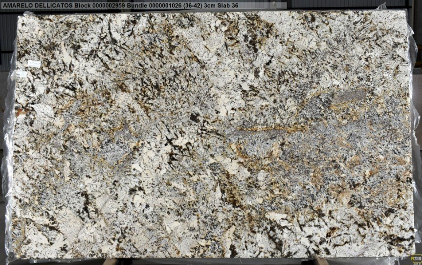Caravelas Gold — full slab