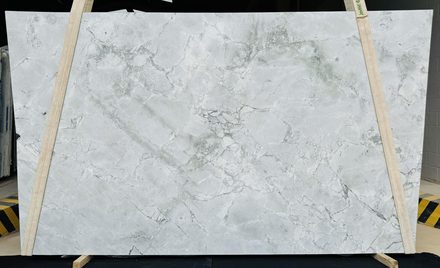 Actual Super White slab, bundle BAU118-53, MSI Seattle warehouse