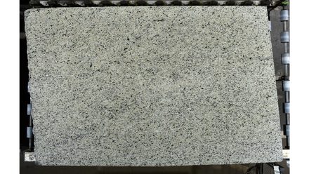 Actual Crema Pearl · 3cm (1¼″) slab, lot 4001049653, Cosentino Center Spokane