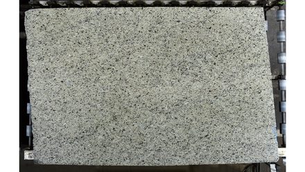 Actual Crema Pearl · 3cm (1¼″) slab, lot 4001049655, Cosentino Center Spokane