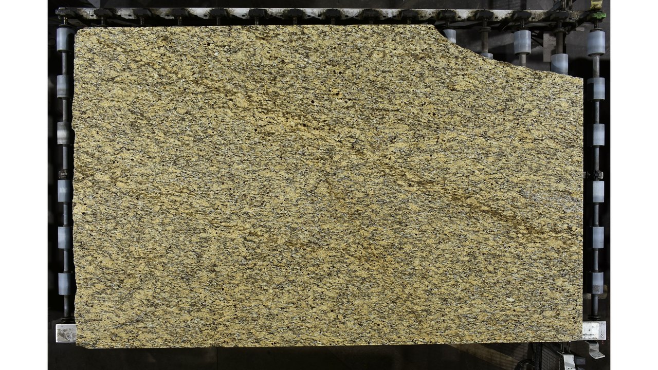 Amarillo Santa Cecilia — full slab