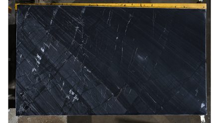 Oihana · 3cm (1¼″) quartzite slab
