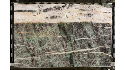 Kaira · 3cm (1¼″) quartzite slab