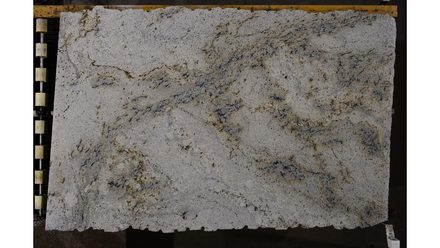 Crescent Veil · 3cm (1¼″) granite slab
