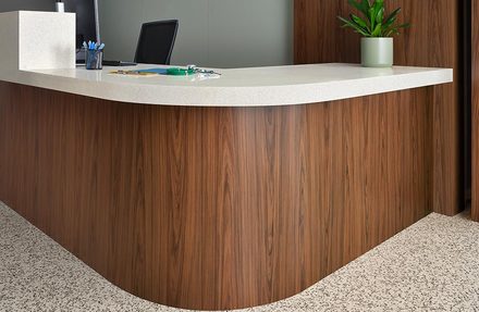 Brun Refined Hickory laminate — Brown Wood