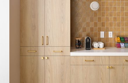 Natural White Oak laminate — Cream Wood